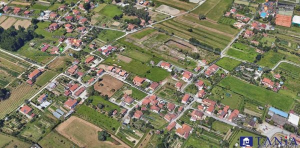 terreno edificabile in vendita a Carrara in zona Battilana
