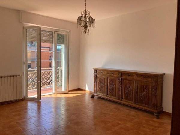 appartamento in vendita a Carrara in zona Avenza