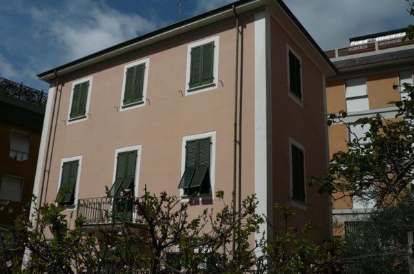 casa indipendente in vendita a Carrara in zona Centro Città