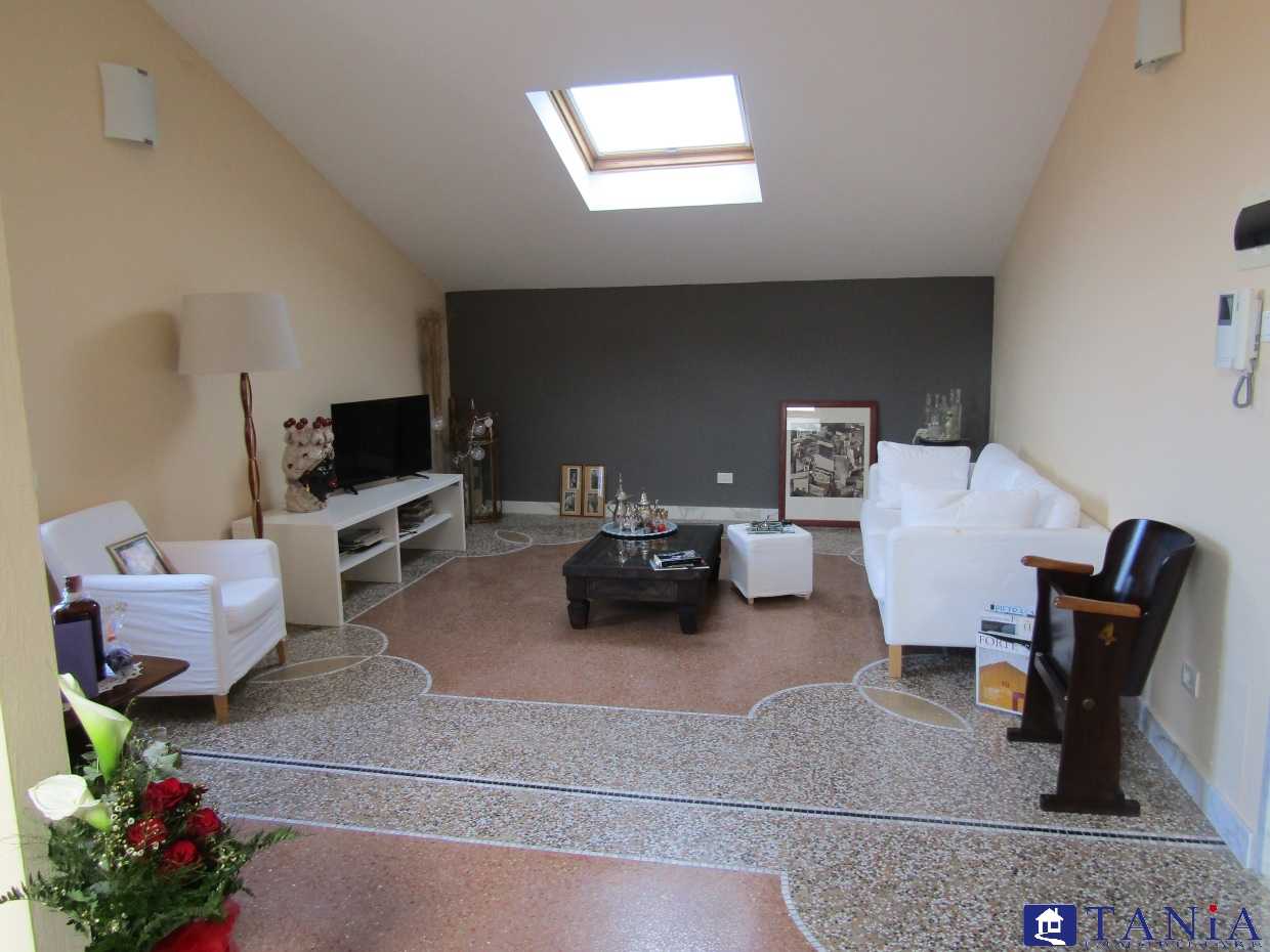 appartamento in vendita a Carrara