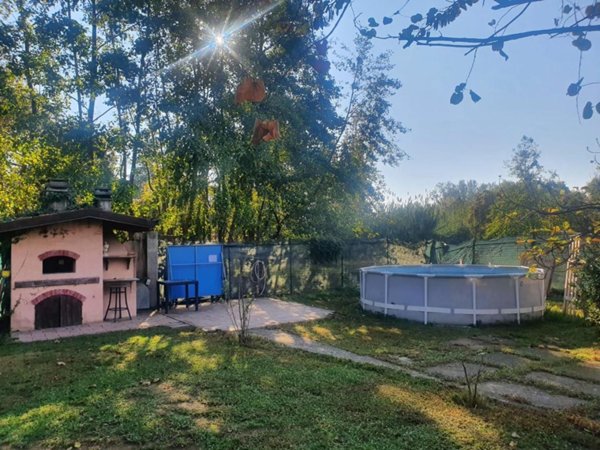 casa indipendente in vendita a Carrara in zona Marina di Carrara