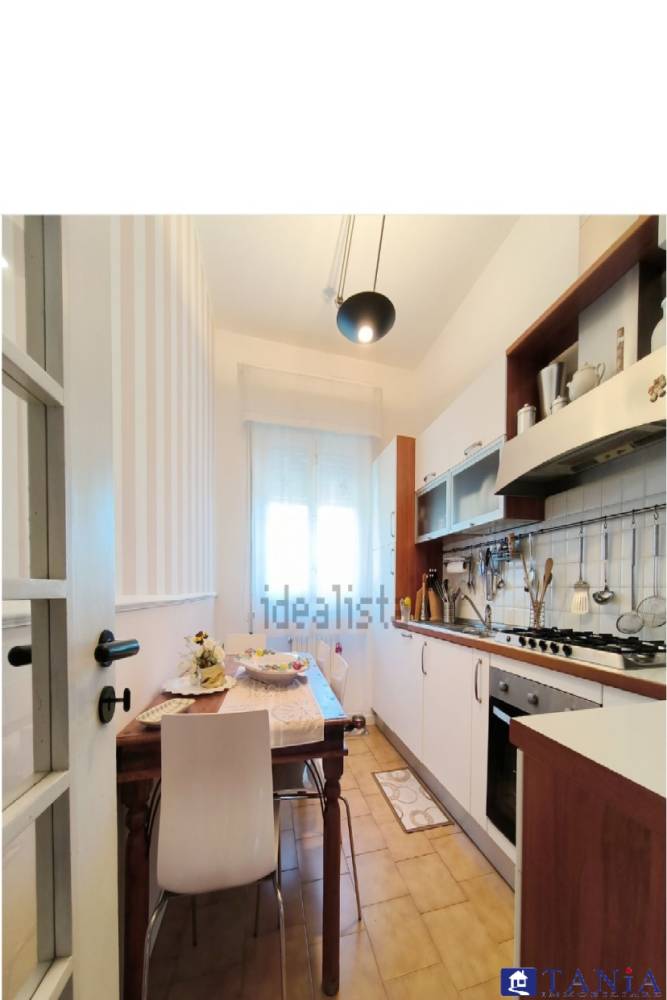 casa indipendente in vendita a Carrara in zona Avenza
