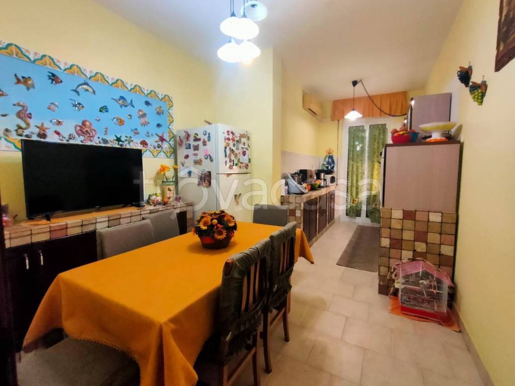 appartamento in vendita a Carrara in zona Marina di Carrara