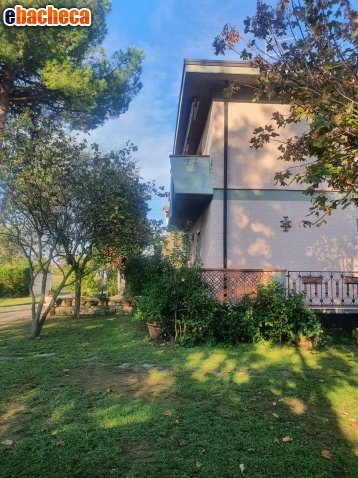 casa indipendente in vendita a Carrara in zona Marina di Carrara