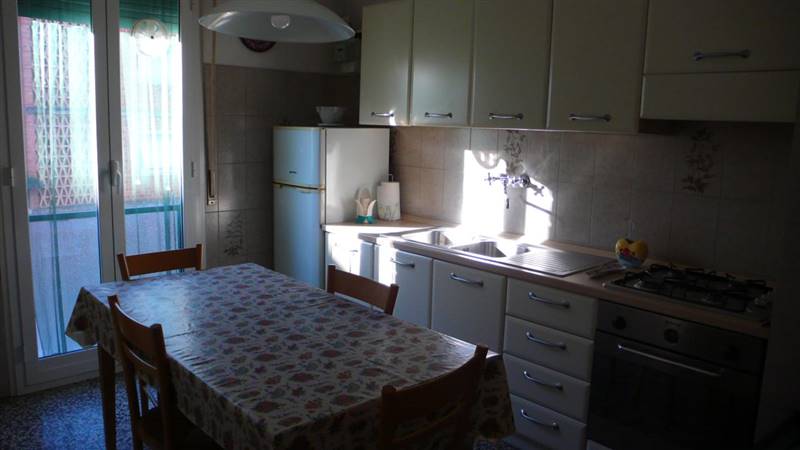appartamento in vendita a Carrara in zona Bonascola