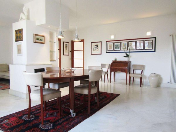 appartamento in vendita a Carrara in zona Marina di Carrara