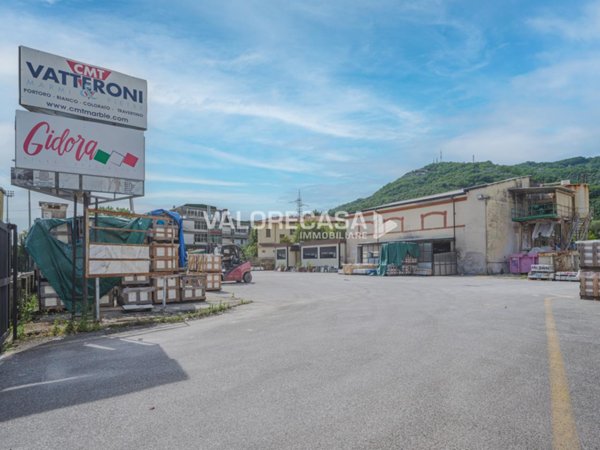 appartamento in vendita a Carrara in zona Stadio