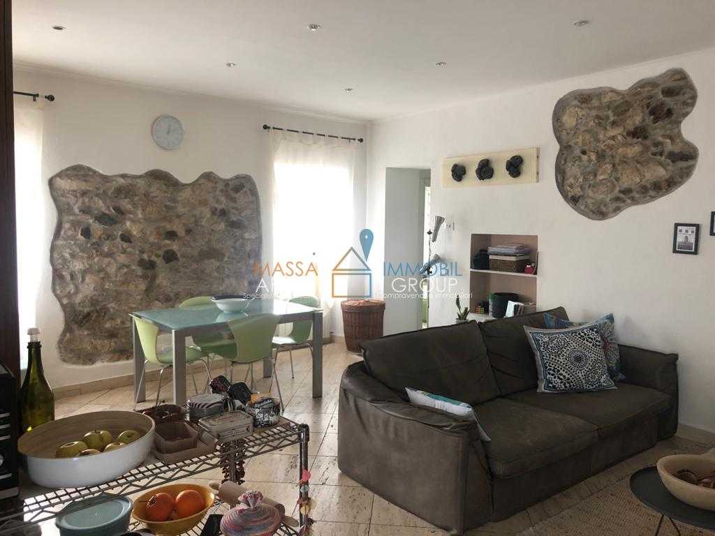 casa indipendente in vendita a Carrara in zona Miseglia