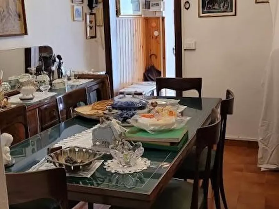 casa indipendente in vendita a Carrara in zona Fossola