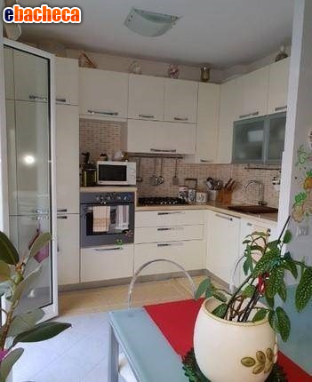 appartamento in vendita a Carrara in zona Nazzano