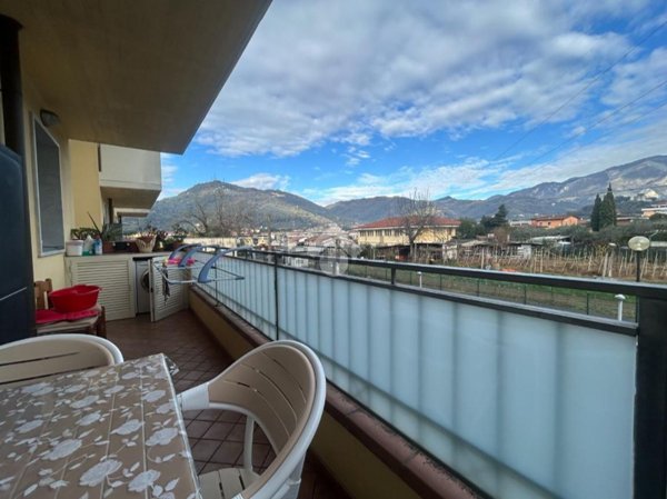 appartamento in vendita a Carrara in zona Bonascola
