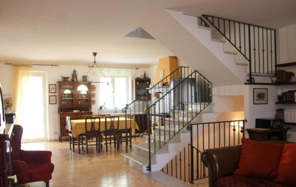 casa indipendente in vendita a Carrara in zona Bonascola