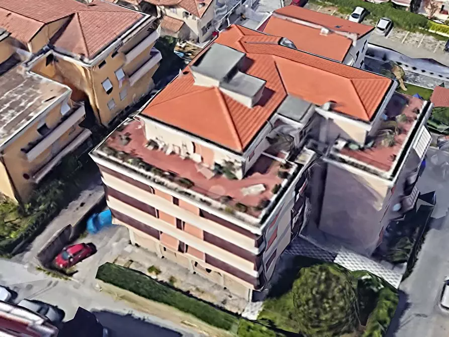 appartamento in vendita a Carrara in zona Marina di Carrara