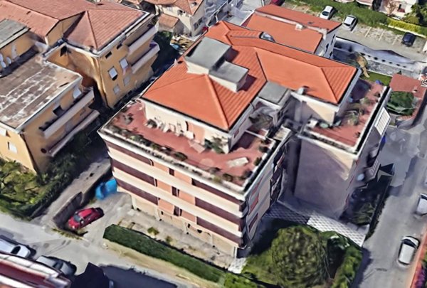 appartamento in vendita a Carrara in zona Marina di Carrara