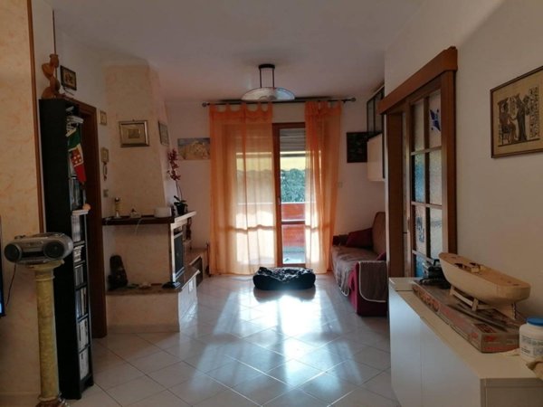 appartamento in vendita a Carrara in zona Battilana