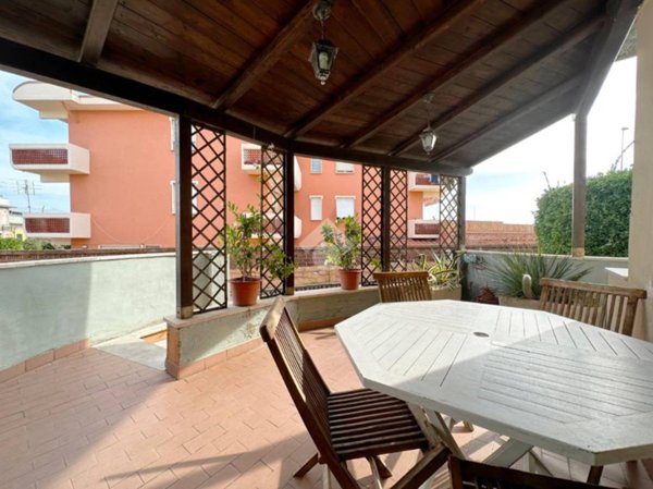 appartamento in vendita a Carrara in zona Marina di Carrara