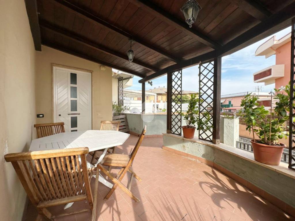appartamento in vendita a Carrara in zona Marina di Carrara