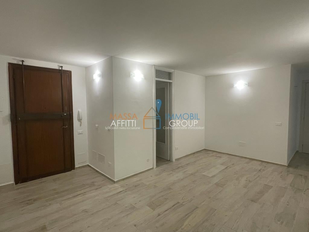 appartamento in vendita a Carrara in zona Marina di Carrara