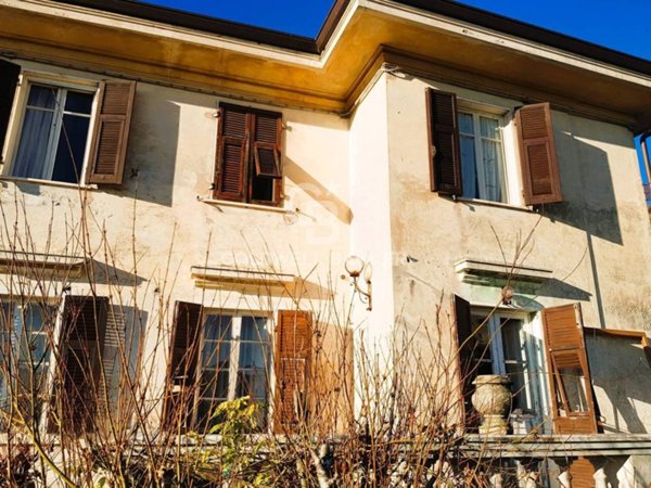 casa indipendente in vendita a Carrara in zona Fossola