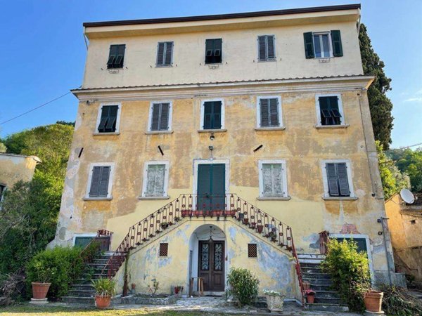 appartamento in vendita a Carrara in zona Centro Città