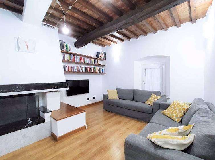 casa semindipendente in vendita a Carrara in zona Centro Città