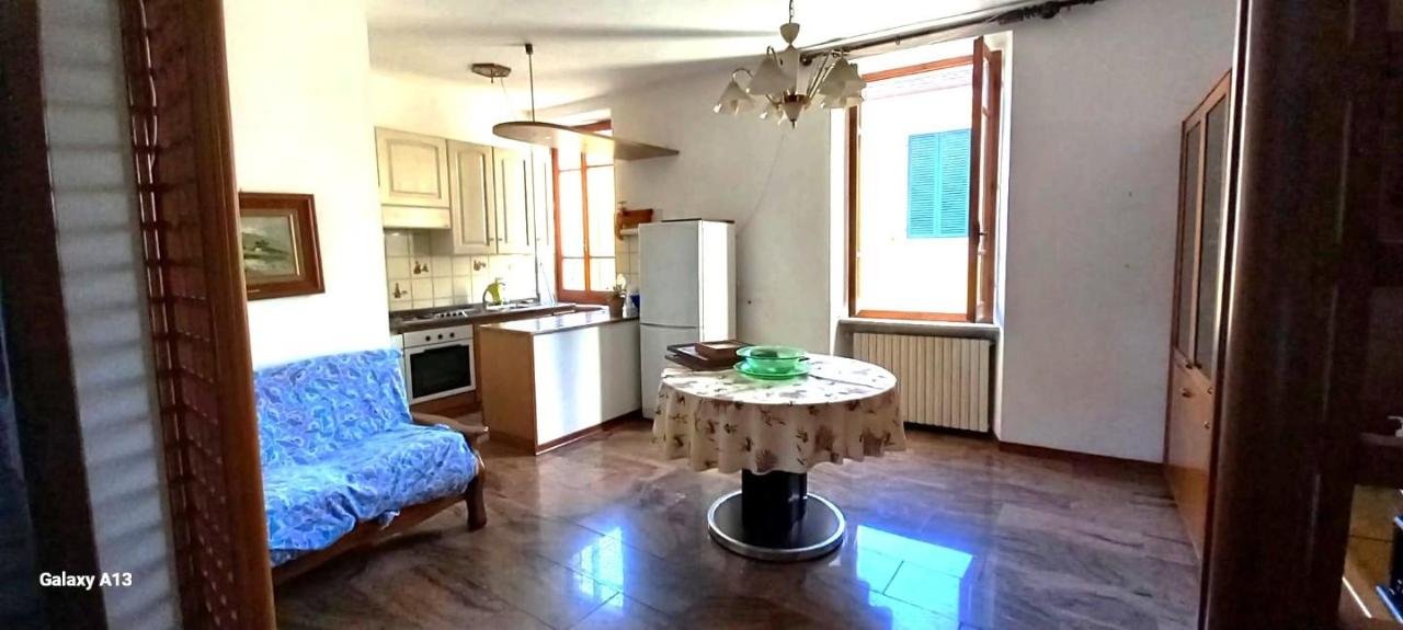 casa indipendente in vendita a Carrara in zona Marina di Carrara