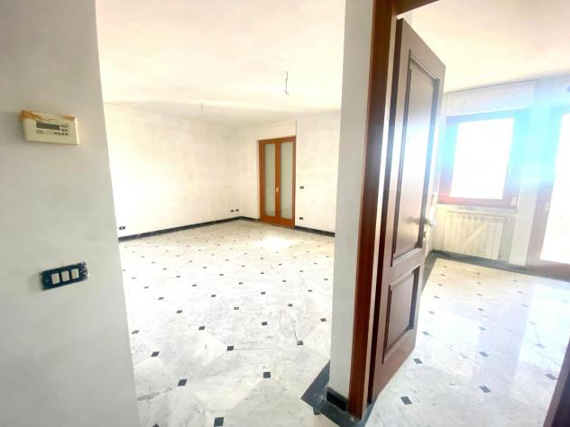 appartamento in vendita a Carrara in zona Marina di Carrara