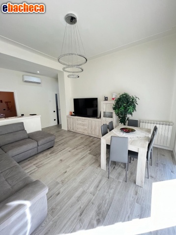 appartamento in vendita a Carrara in zona Marina di Carrara