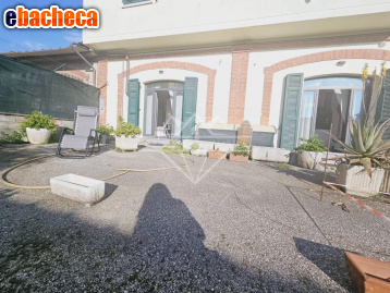 appartamento in vendita a Carrara in zona Avenza