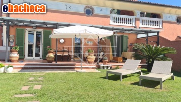 appartamento in vendita a Carrara in zona Marina di Carrara