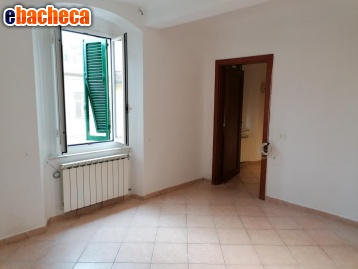 appartamento in vendita a Carrara in zona Stabbio