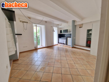 appartamento in vendita a Carrara in zona Centro Città