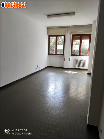 ufficio in vendita a Carrara in zona Avenza