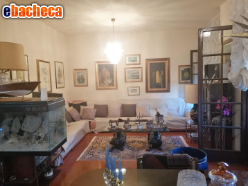 casa indipendente in vendita a Carrara in zona Avenza