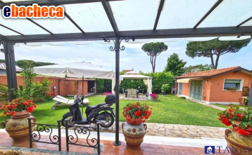 appartamento in vendita a Carrara in zona Marina di Carrara