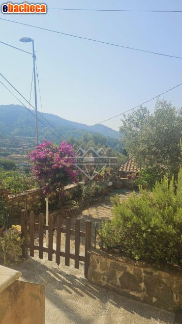 appartamento in vendita a Carrara in zona Fossola