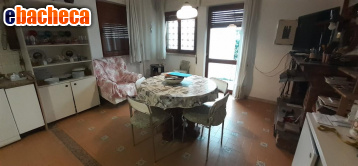 casa indipendente in vendita a Carrara in zona Marina di Carrara