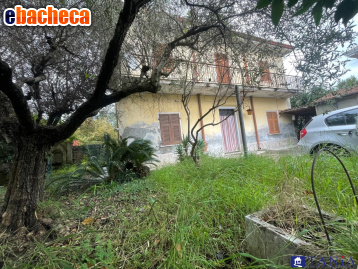 appartamento in vendita a Carrara in zona Fossone