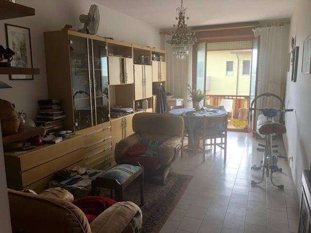 appartamento in vendita a Carrara in zona Marina di Carrara