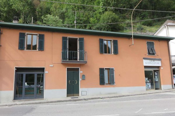 casa indipendente in vendita a Carrara