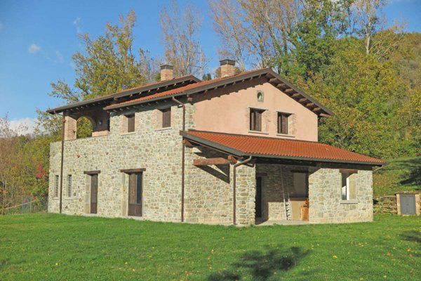locale di sgombero in vendita a Carrara