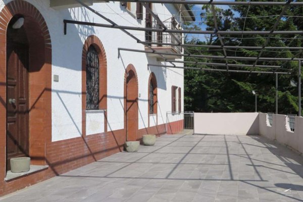 casa indipendente in vendita a Carrara