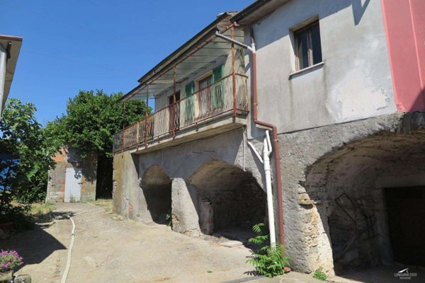 casa indipendente in vendita a Carrara