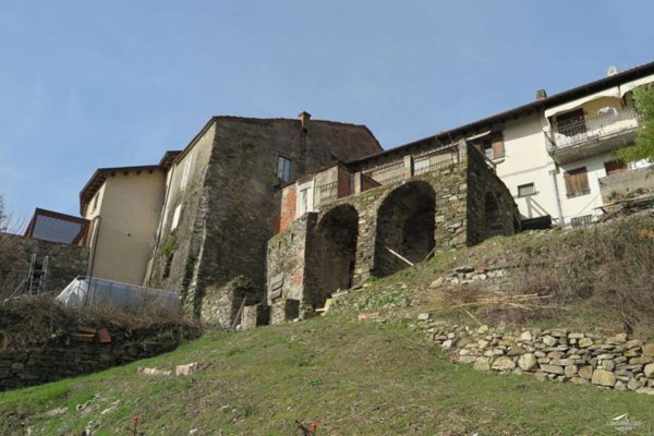 casa indipendente in vendita a Carrara
