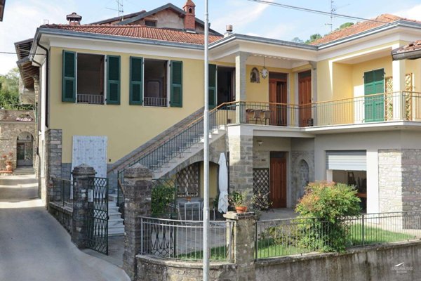 casa indipendente in vendita a Carrara