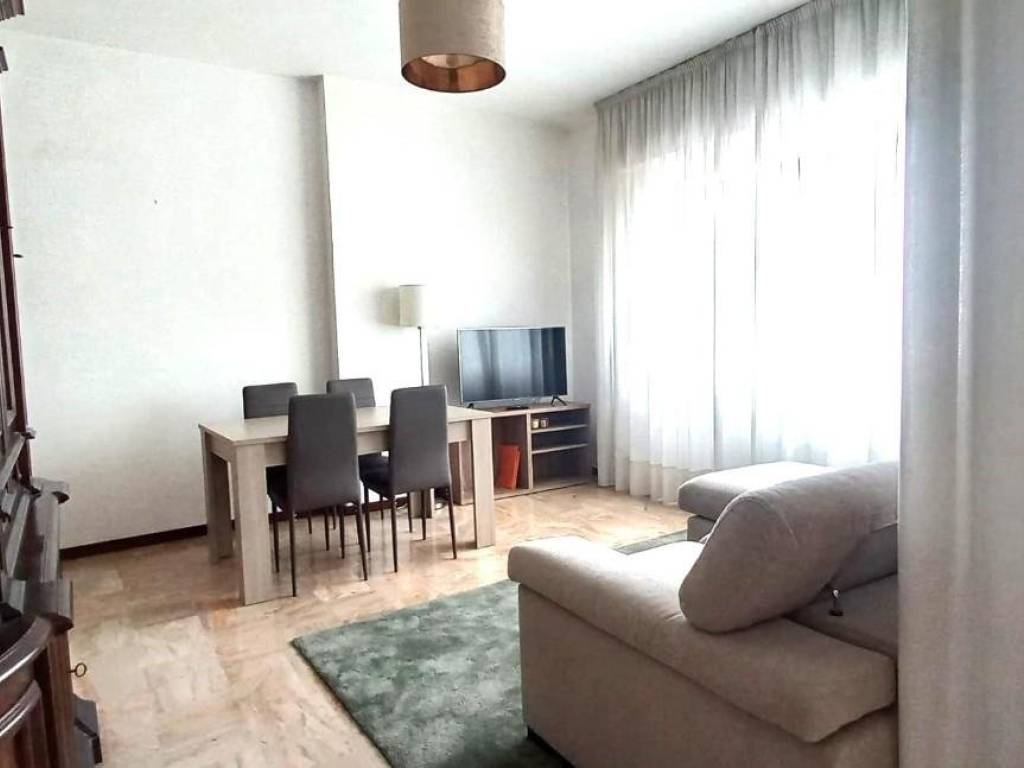 appartamento in vendita a Carrara in zona Avenza