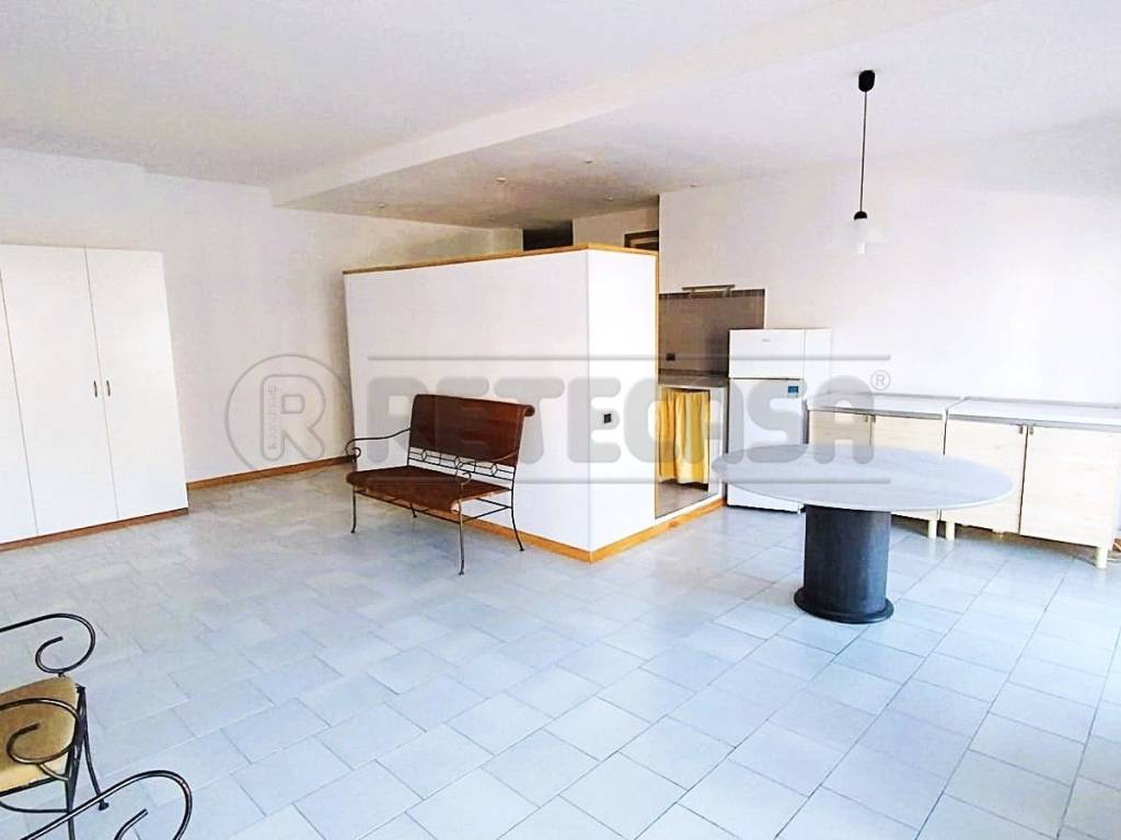 appartamento in vendita a Carrara in zona Marasio