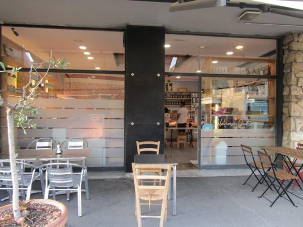 negozio in vendita a Carrara in zona Marina di Carrara