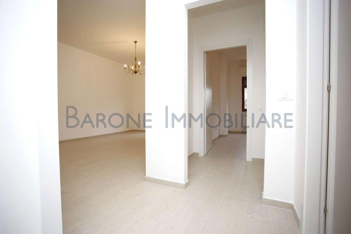 appartamento in vendita a Carrara in zona Avenza
