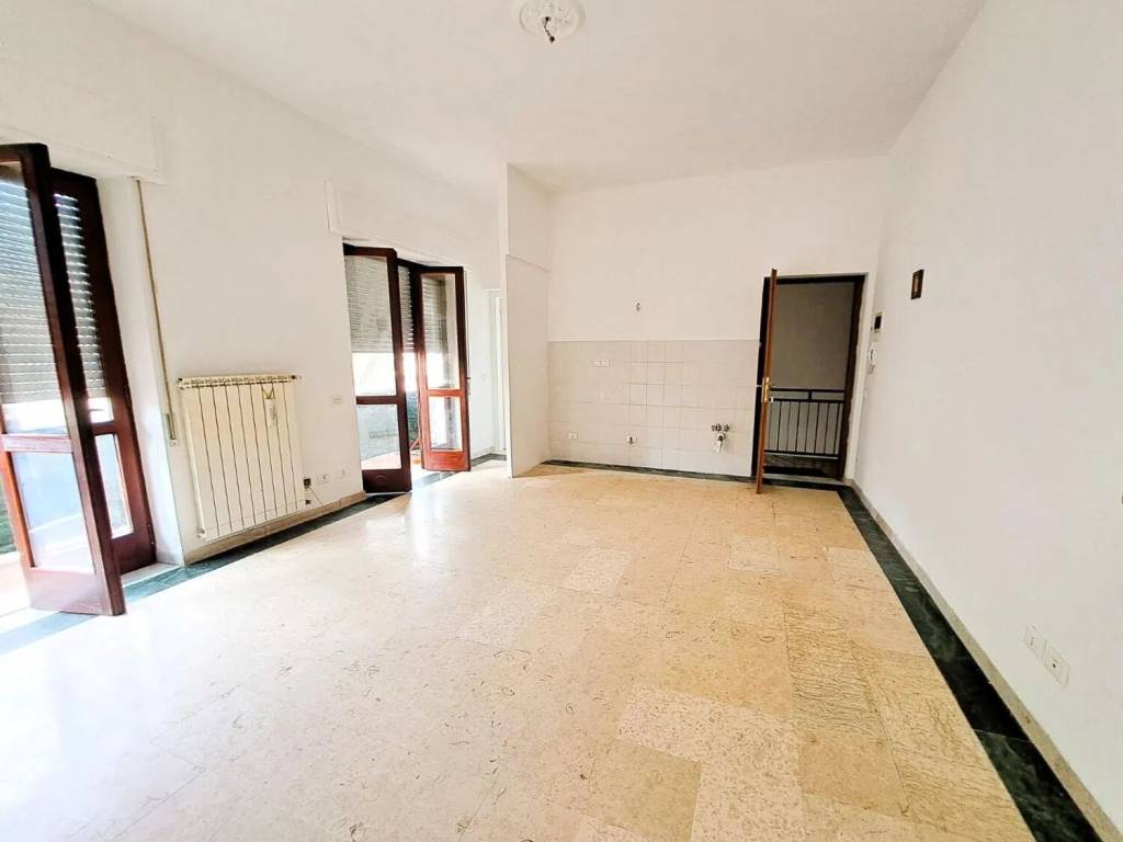 appartamento in vendita a Carrara in zona Stadio